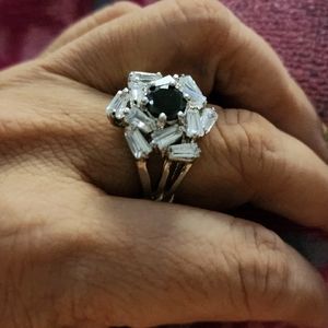 Floral Ring statement